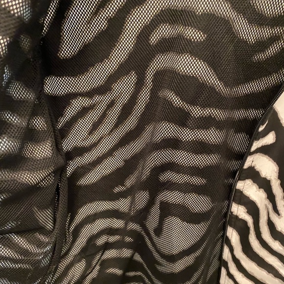 ac-tiv-ology Animal Print Zebra Print Black & White Windbreaker Jacket PM MP - Picture 9 of 9